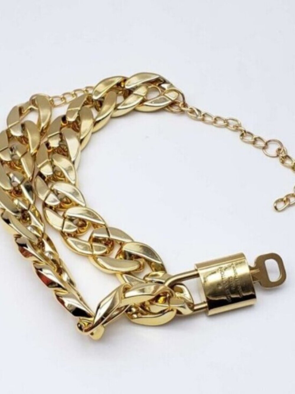 Gold-Plated Necklace with Authentic Louis Vuitton Padlock - Picture 8 of 11